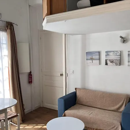 Avec Mezzanine Dans Le Coeur Du Vieil Wifi Climatisation *